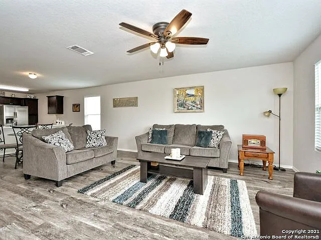 6831 Hibiscus Fls — Photo 17