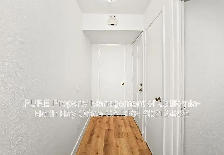 234 Courtyards E — Photo 3