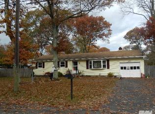 7 Plymouth St, Centereach, NY 11720