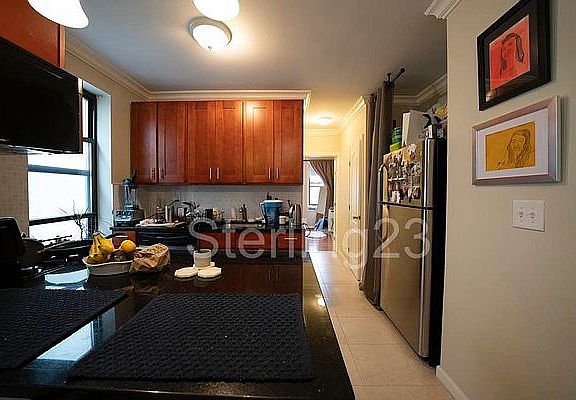 3rd image of 21-47 27th St #D3
