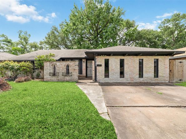 5618 Briarwick Ln, Houston, TX 77016