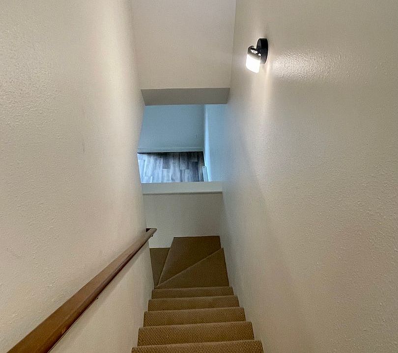 1st image of 2111 Knox Ave #11