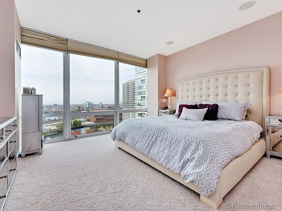 2nd image of 645 N Kingsbury St #1709