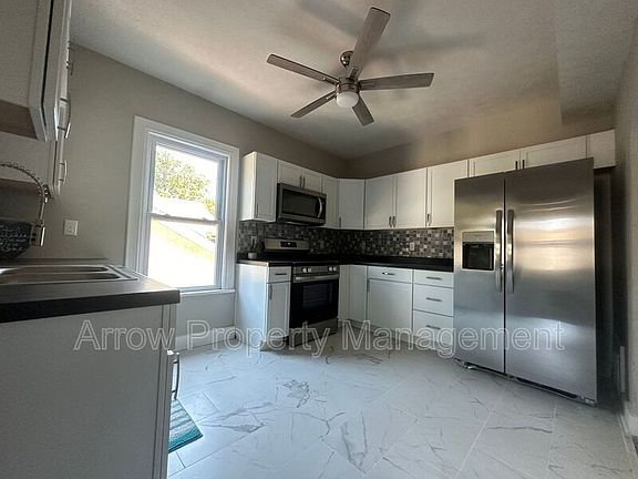 3rd image of 260 S 27th St Unit 2