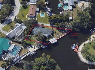 253 Magellan Dr, Sarasota, FL 34243