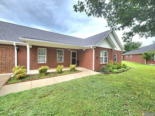 228 Steppe Ct, Huntsville, AL 35811