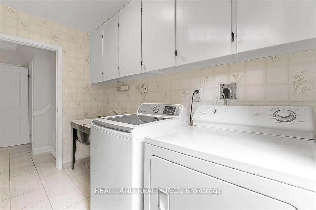 4 bed, $2,750 — Photo 2