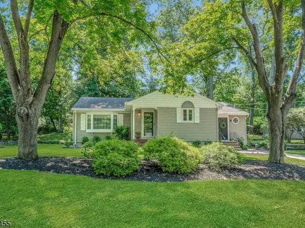21 Hickory Dr, Oakland Boro, NJ 07436