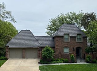 7 Le Mans Ct, Prairie Village, KS 66208