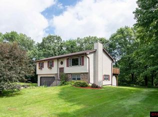 210 Mapleridge Dr, Mankato, MN 56001