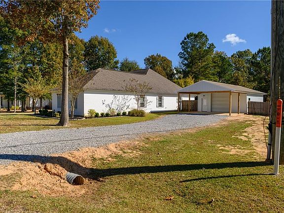 3rd image of 408 Sky Blue Dr
