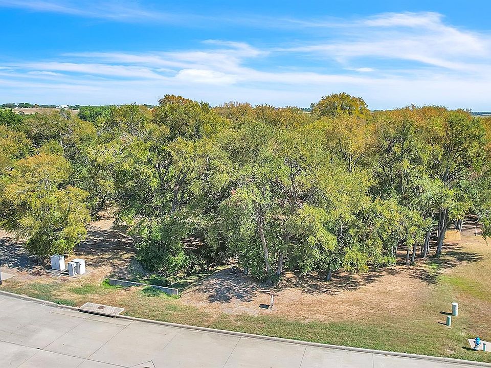 1st image of 133 Falcon Point Dr