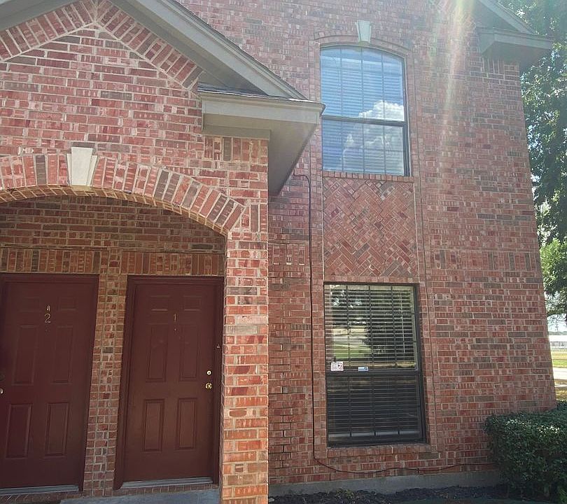 1st image of 2204 N Carroll Blvd #1