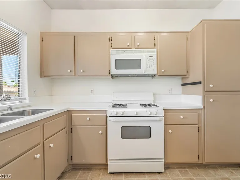 251 S Green Valley Pkwy #3921 — Photo 10