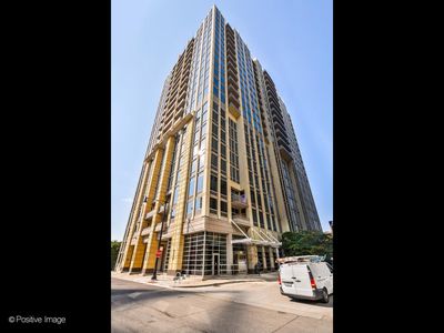 700 N Larrabee St APT 2008, Chicago, IL, 60654