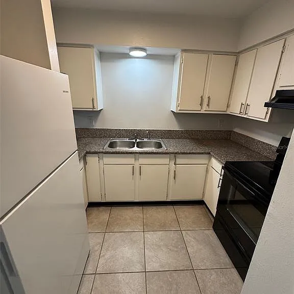 1185-1185 Bentley Rd #3 — Photo 7