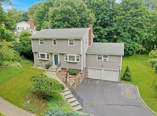 141 Carroll Rd, Fairfield, CT 06824