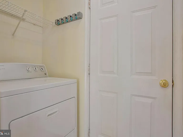 9112 Granite Ct — Photo 35