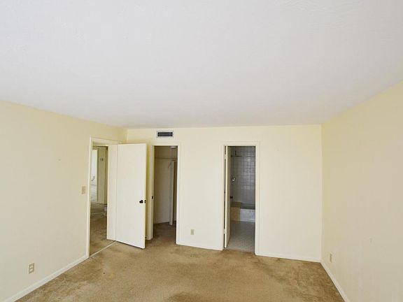 4th image of 1500 Presidential Way APT 801