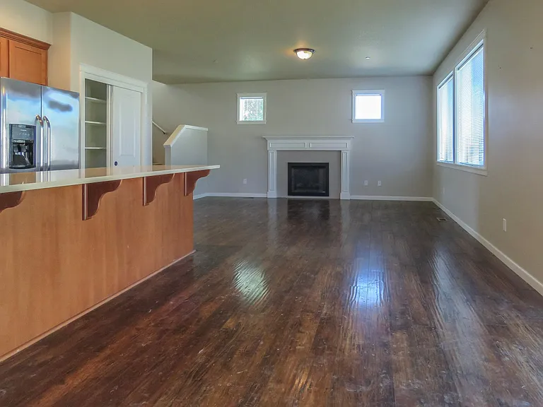 709 E Garfield St — Photo 8