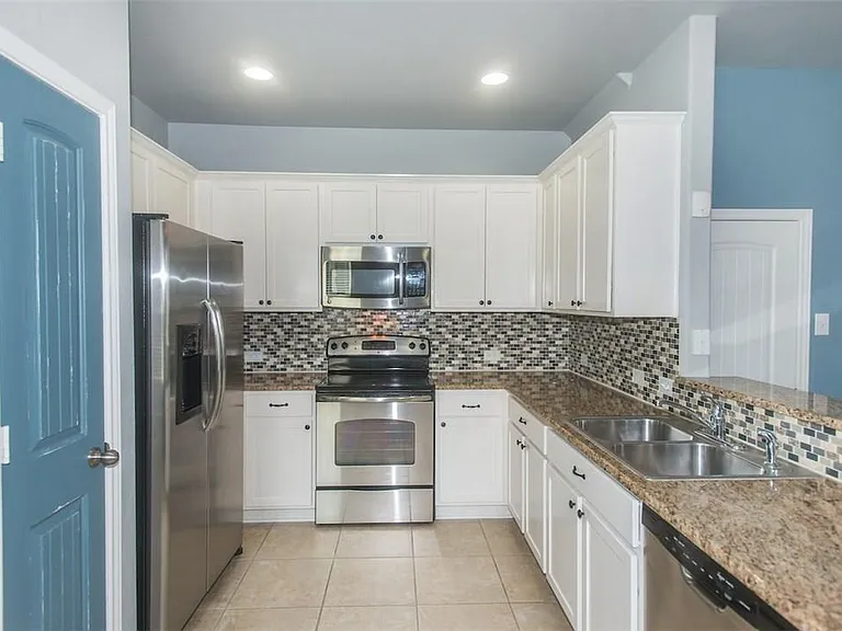 937 Alamo Plaza Dr — Photo 8