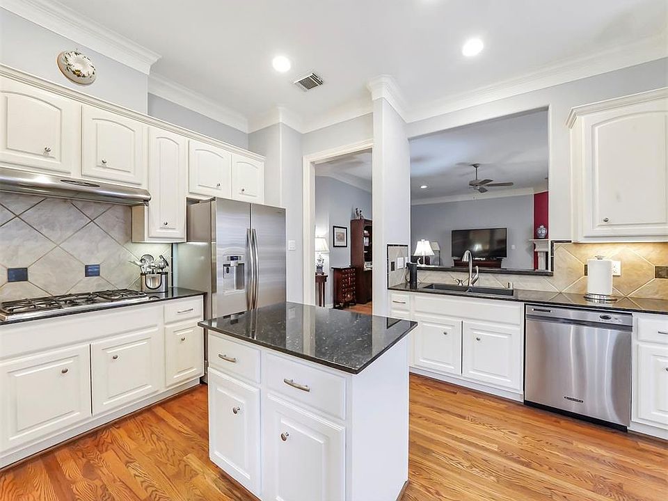 1st image of 1306 W Park At Shady Villa