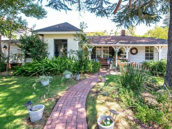 13223 Bloomfield St, Sherman Oaks, CA 91423