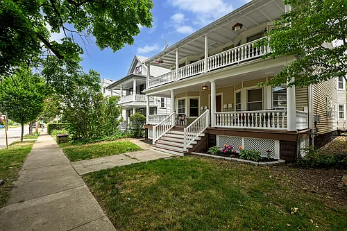 1323 Beach Ave #2 Photo 1