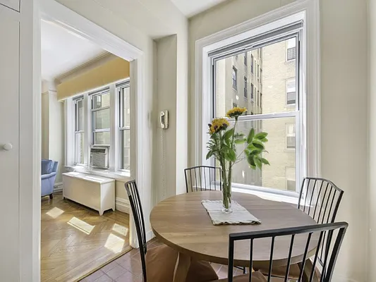 Sold by Sotheby's International Realty | media 16