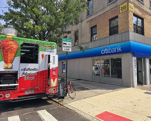 Rented by Voro Purple LLC | media 29