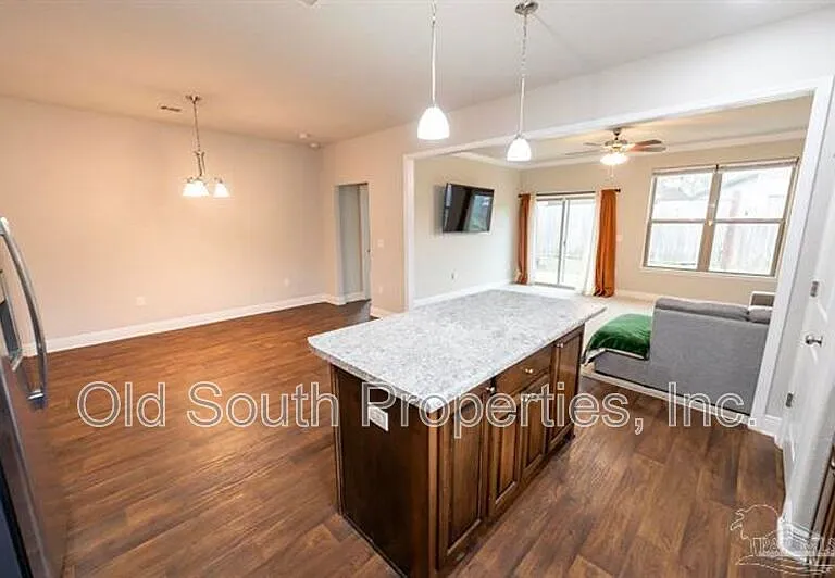 1060 Bretts Way — Photo 5