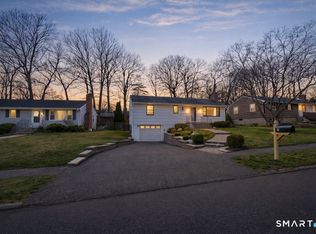 9 Cobblers Ln, Norwalk, CT 06851