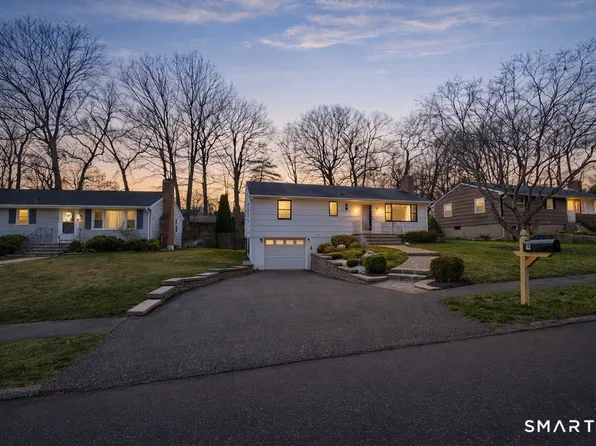 9 Cobblers Ln, Norwalk, CT 06851