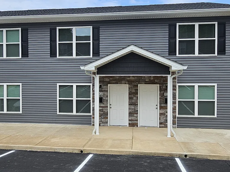 Bristol View Townhomes — Photo 16