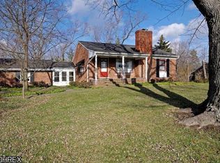 8066 Elmhurst Dr, Broadview Heights, OH 44147