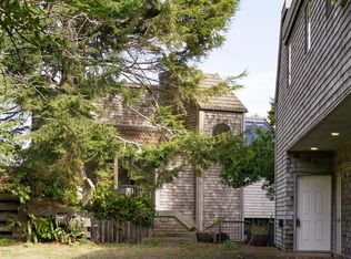 4240 Knoll Ter, Neskowin, OR 97149