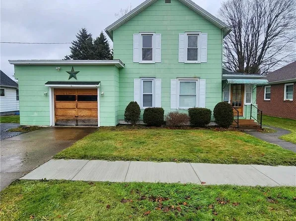 96 Frank St, Salamanca, NY 14779