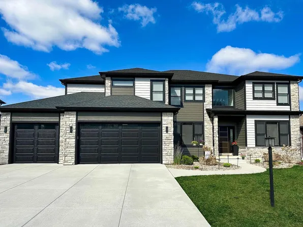 2037 Louis Dr, Crown Point, IN 46307