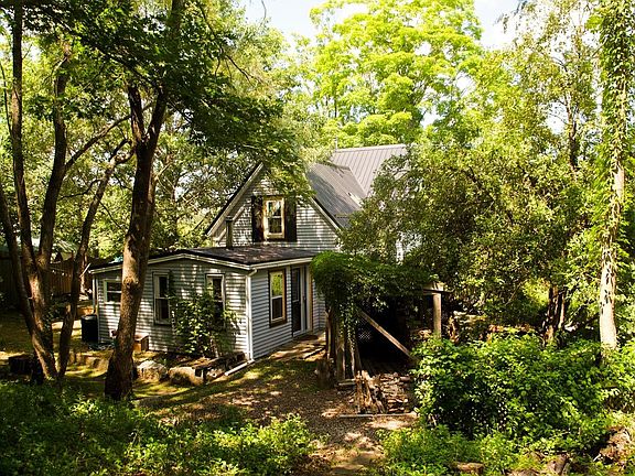 5th image of 29 Hamms Hill Rd