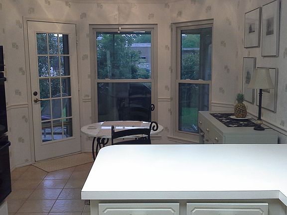 Eat in kitchen