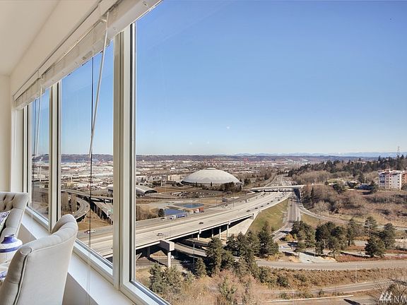 5th image of 3201 Pacific Ave Unit 1105