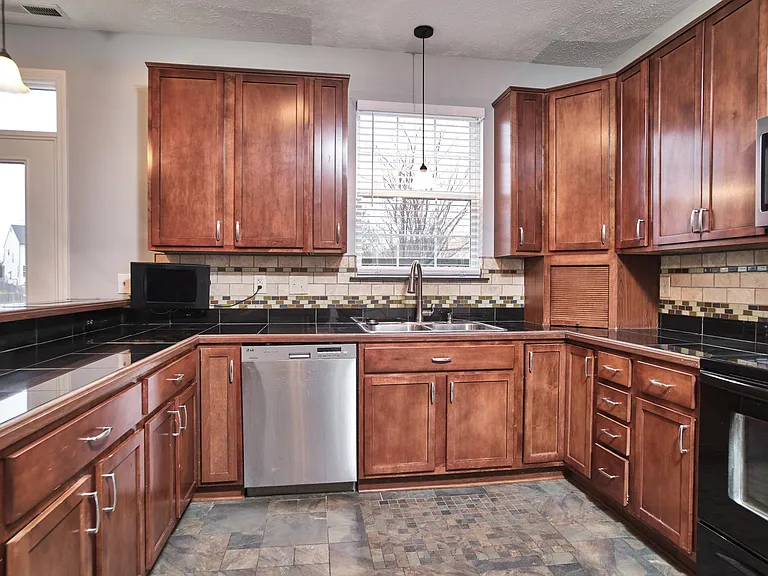 11080 McDowell Dr — Photo 16
