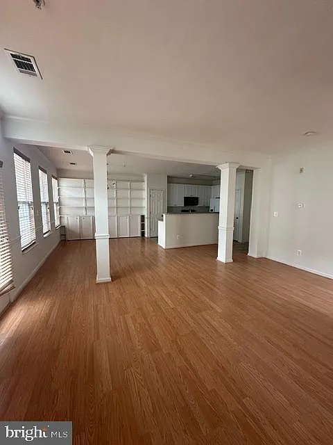 Westbriar Plaza — Photo 3