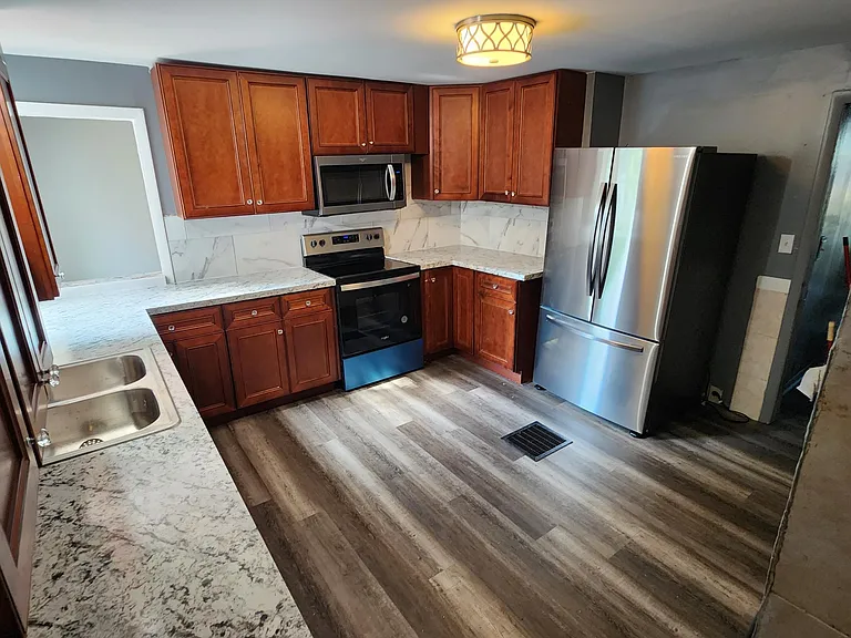 815 Avery Ave — Photo 9