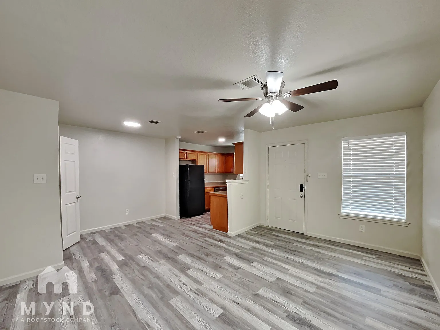 3 bed, 2.0 bath, 1100 sqft, $1,340 — Photo 3