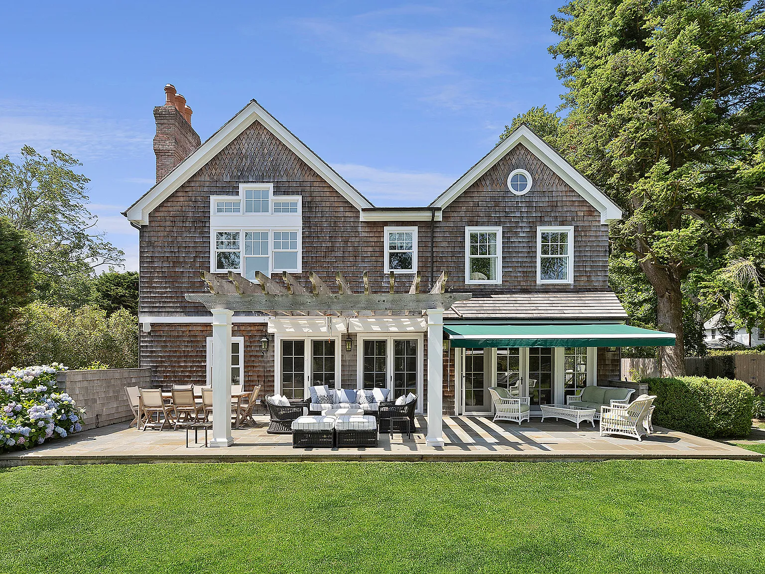 East Hampton Village Last Two Weeks of Summer Rental — Photo 3