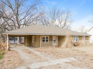 410 S Washington St, Raymore, MO 64083
