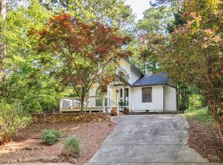 101 Creekview Cir, Carrboro, NC 27510