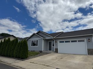 645 Wilson Ave, Cottage Grove, OR 97424