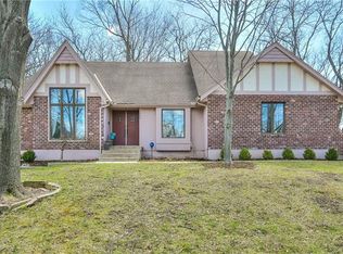 1606 NW Weatherstone Ln, Blue Springs, MO 64015